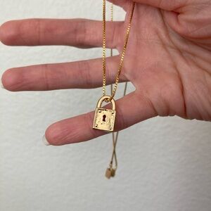 New Vanessa Mooney Gold Lock Pendant Necklace